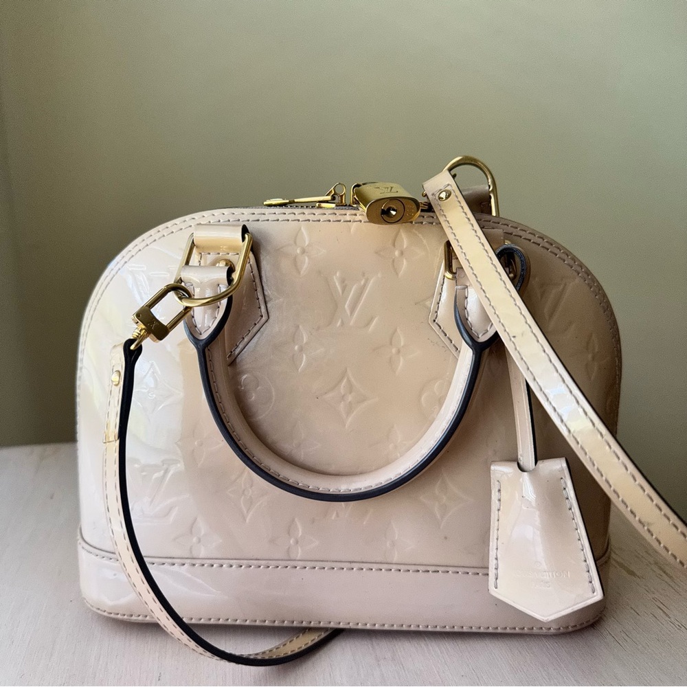 Authentic Louis Vuitton Alma BB - Monogram Vernis / / Rose Florentine